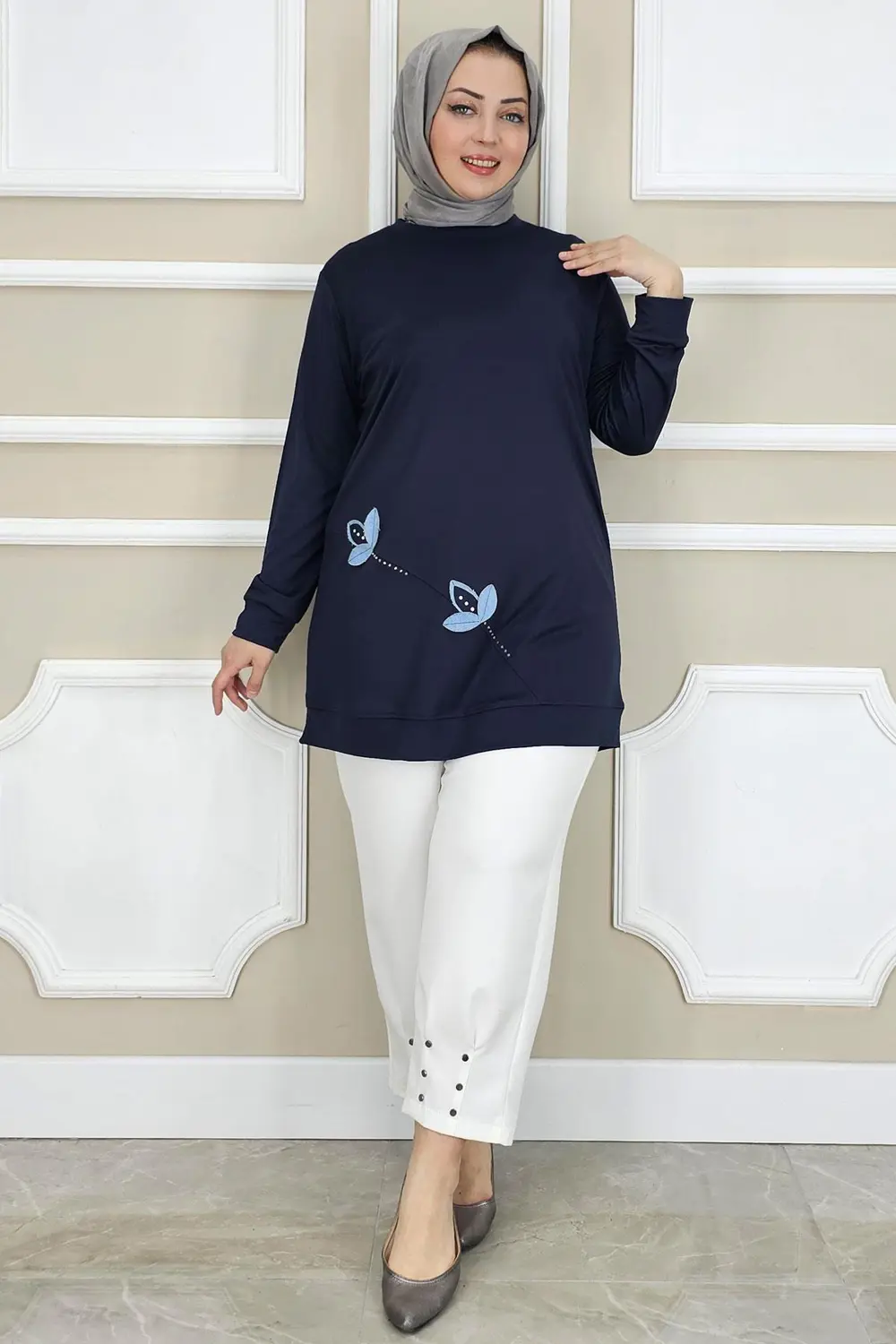 KADIN ÇİÇEK DİKME DETAYLI TESETTÜR TUNİK KADIN ÇİÇEK DİKME DETAYLI TESETTÜR TUNİK