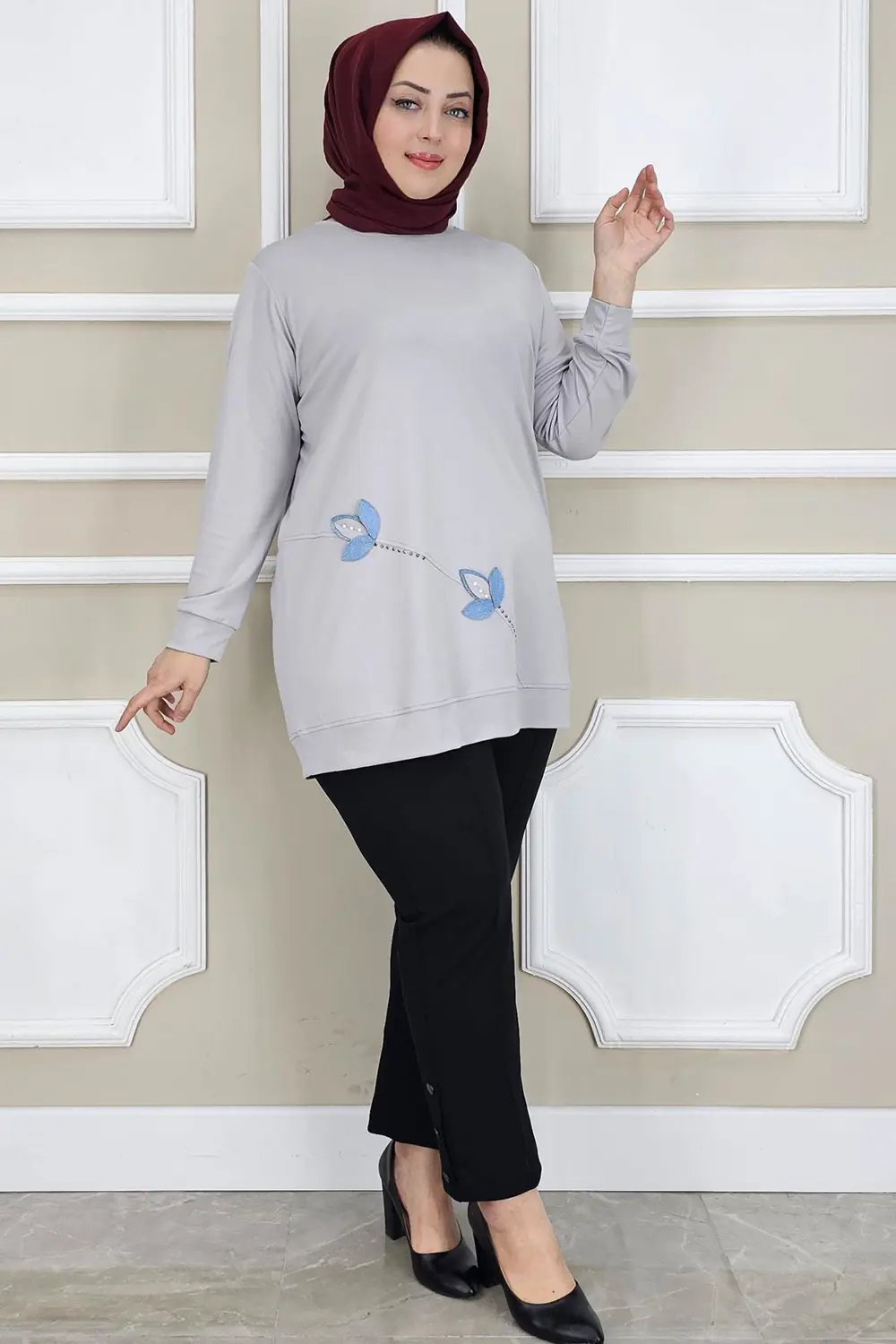 KADIN ÇİÇEK DİKME DETAYLI TESETTÜR TUNİK KADIN ÇİÇEK DİKME DETAYLI TESETTÜR TUNİK