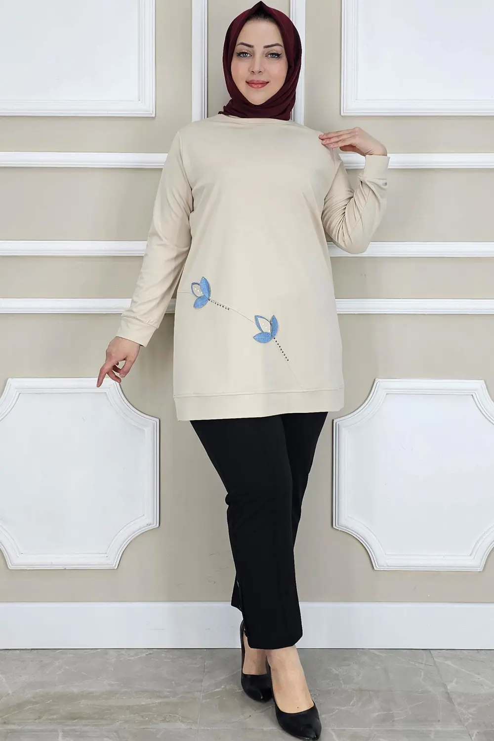 KADIN ÇİÇEK DİKME DETAYLI TESETTÜR TUNİK KADIN ÇİÇEK DİKME DETAYLI TESETTÜR TUNİK