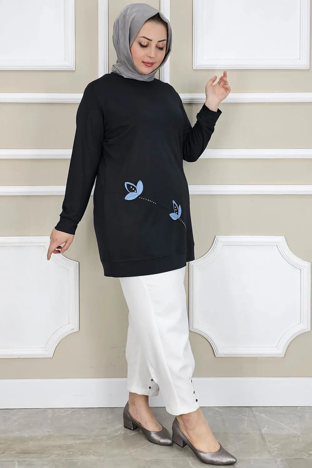 KADIN ÇİÇEK DİKME DETAYLI TESETTÜR TUNİK KADIN ÇİÇEK DİKME DETAYLI TESETTÜR TUNİK