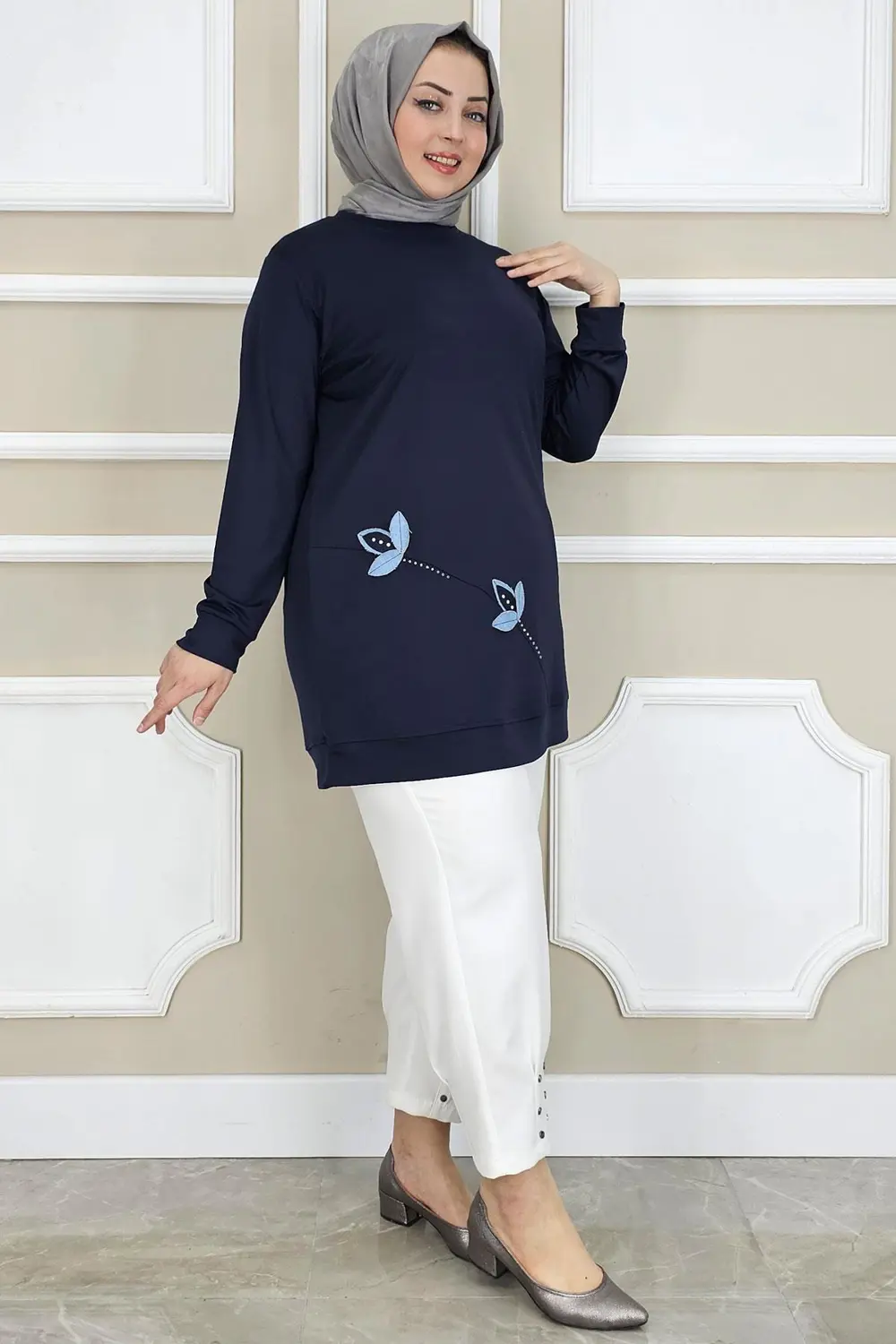 KADIN ÇİÇEK DİKME DETAYLI TESETTÜR TUNİK KADIN ÇİÇEK DİKME DETAYLI TESETTÜR TUNİK