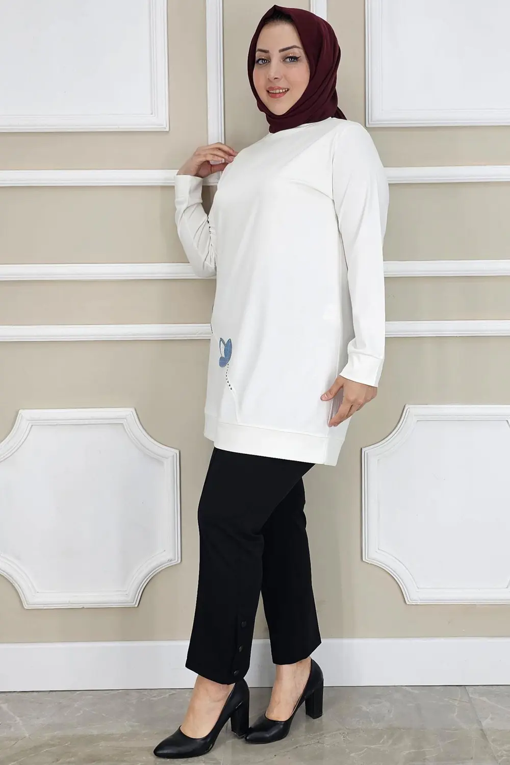 KADIN ÇİÇEK DİKME DETAYLI TESETTÜR TUNİK KADIN ÇİÇEK DİKME DETAYLI TESETTÜR TUNİK