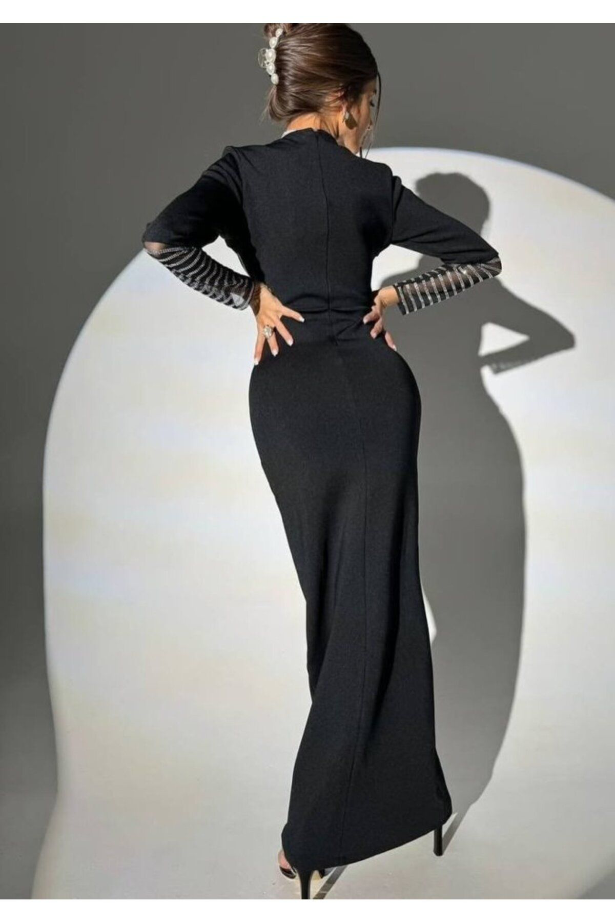 Kadın Dalgıç Kumaş Tül Ve Taş Aksesuarlı Maxi Boy Elbise