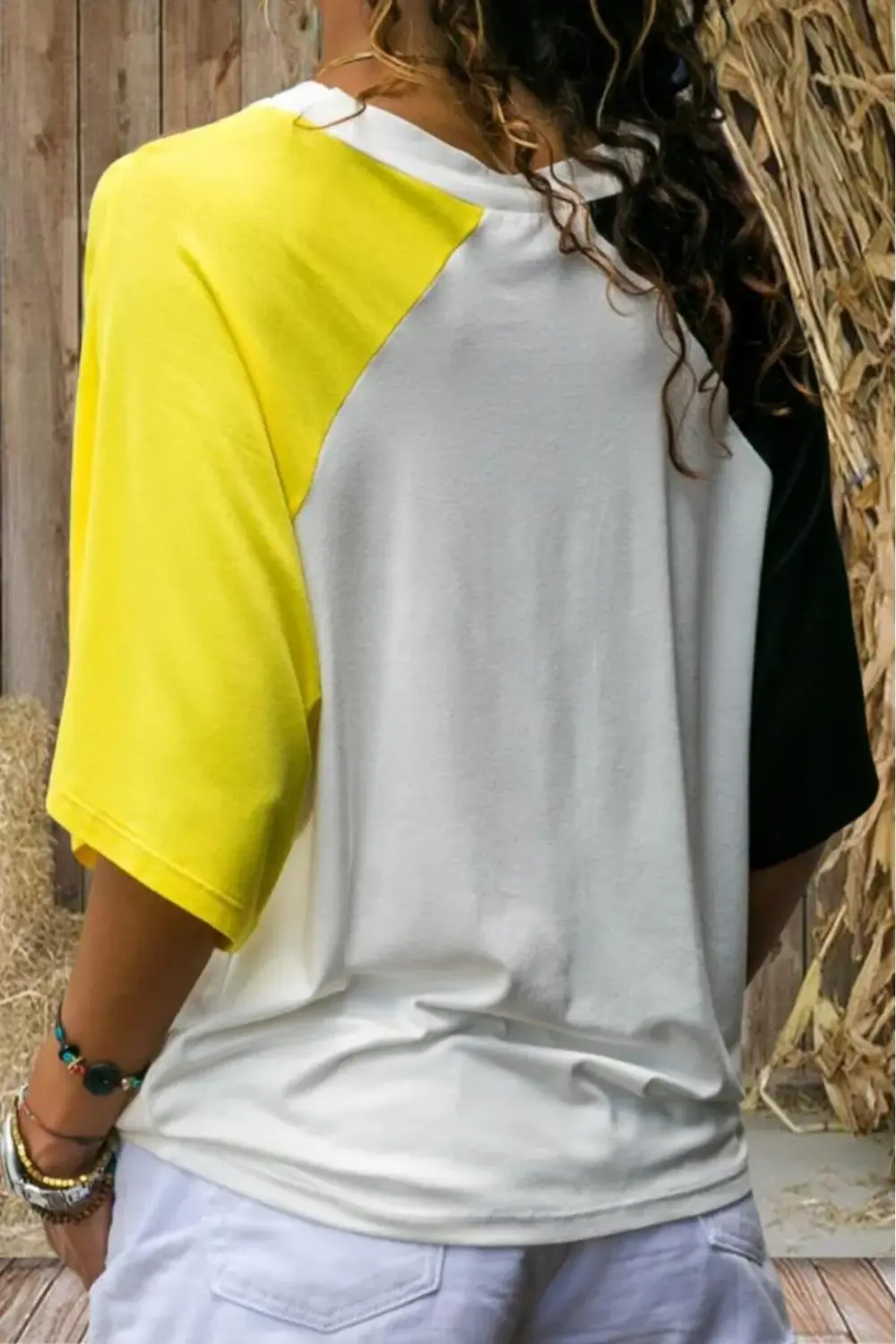 Kadın Dekolte Pencere Detaylı Siyah Sarı Beyaz Kısa Kollu T-shirt