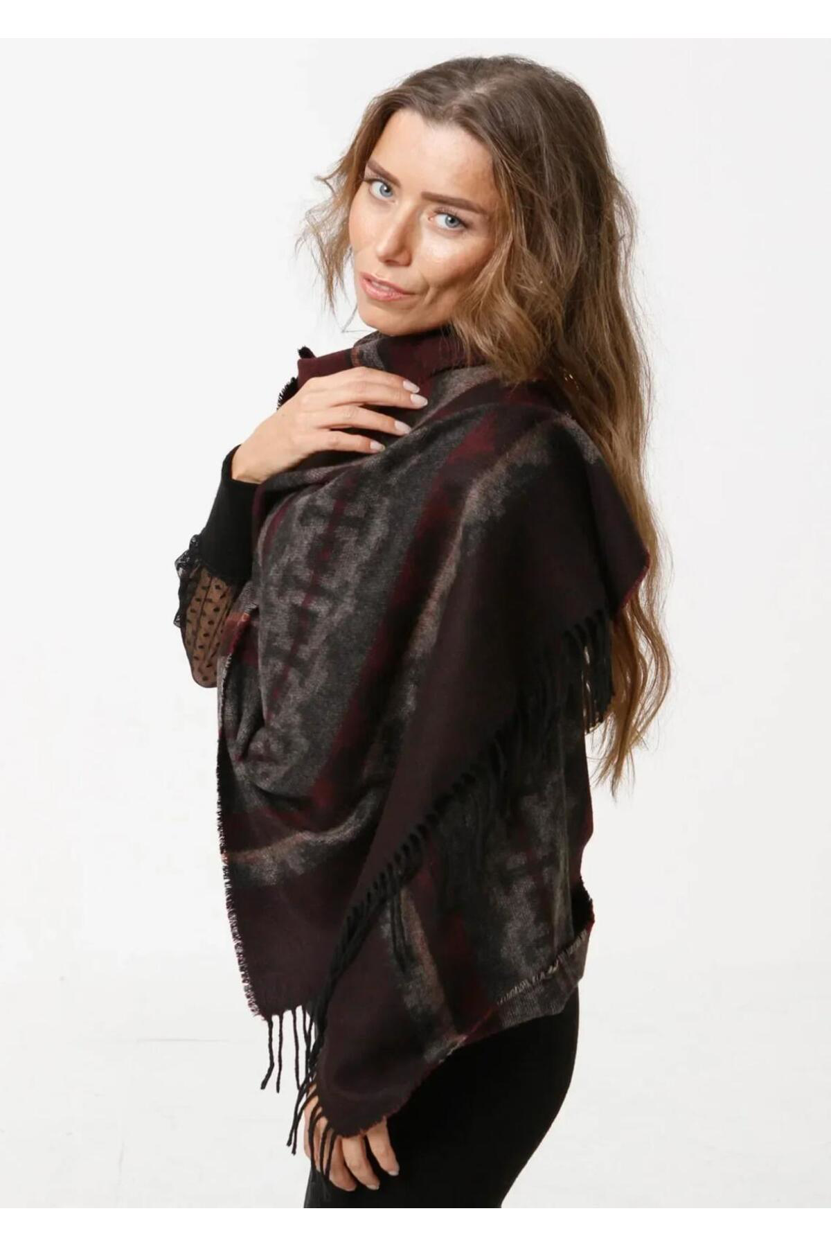 Kadın Desenli Şal