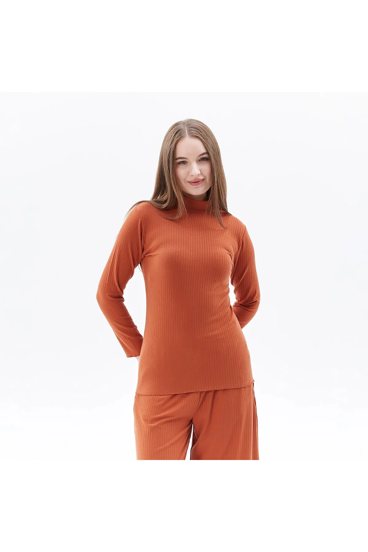 Defys Kadin Dik Yakali Uzun Kollu Tişört Tarçin