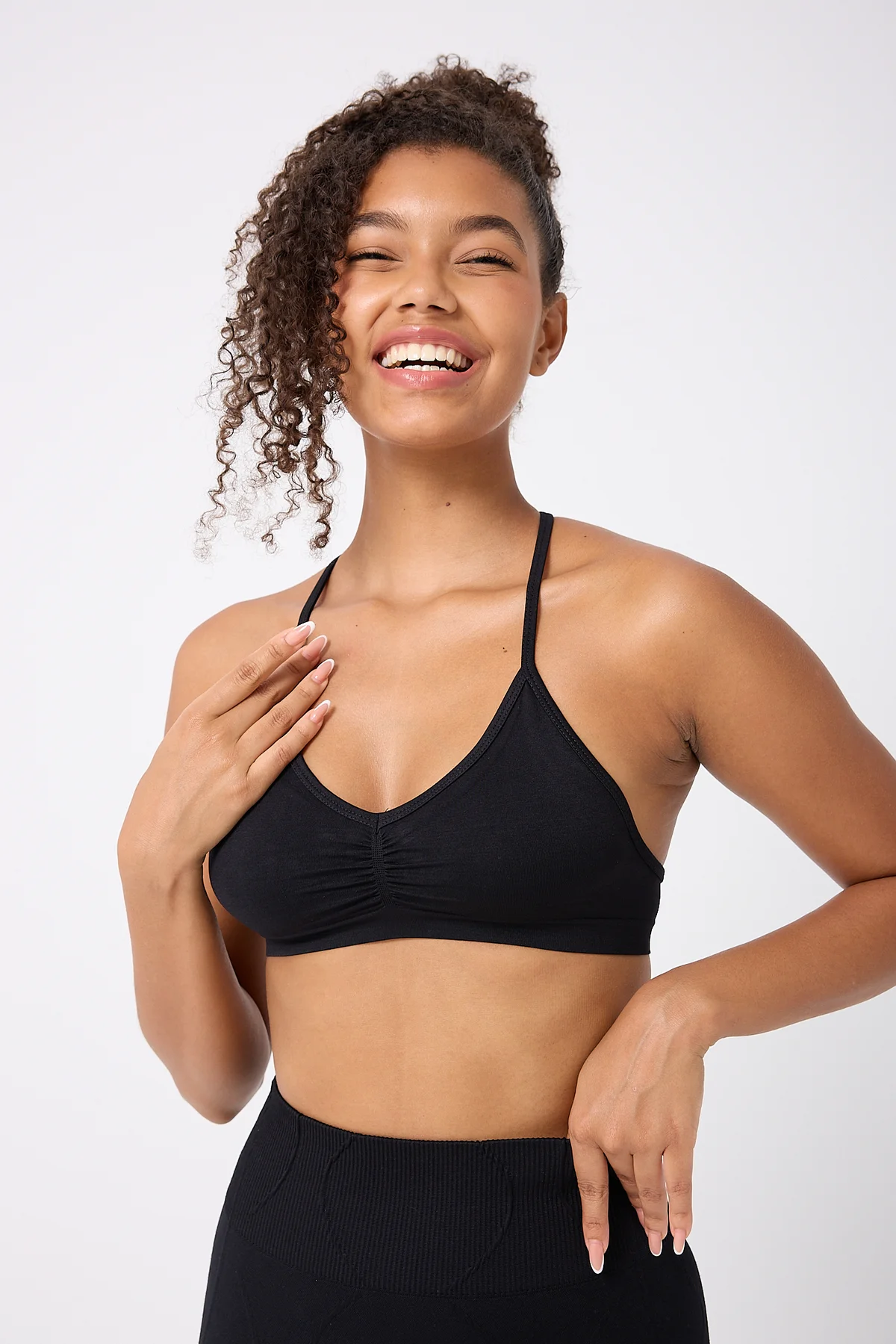 Kadın Dikişsiz Sporcu Sırt Detaylı Askılı Crop Büstiyer