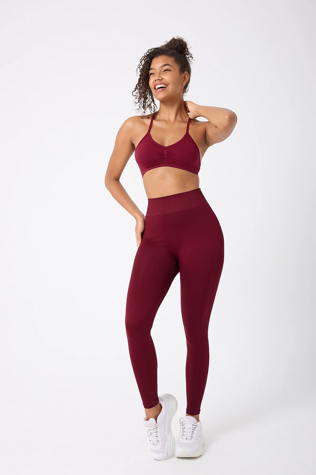 Kadın Dikişsiz Sporcu Sırt Detaylı Askılı Crop Büstiyer