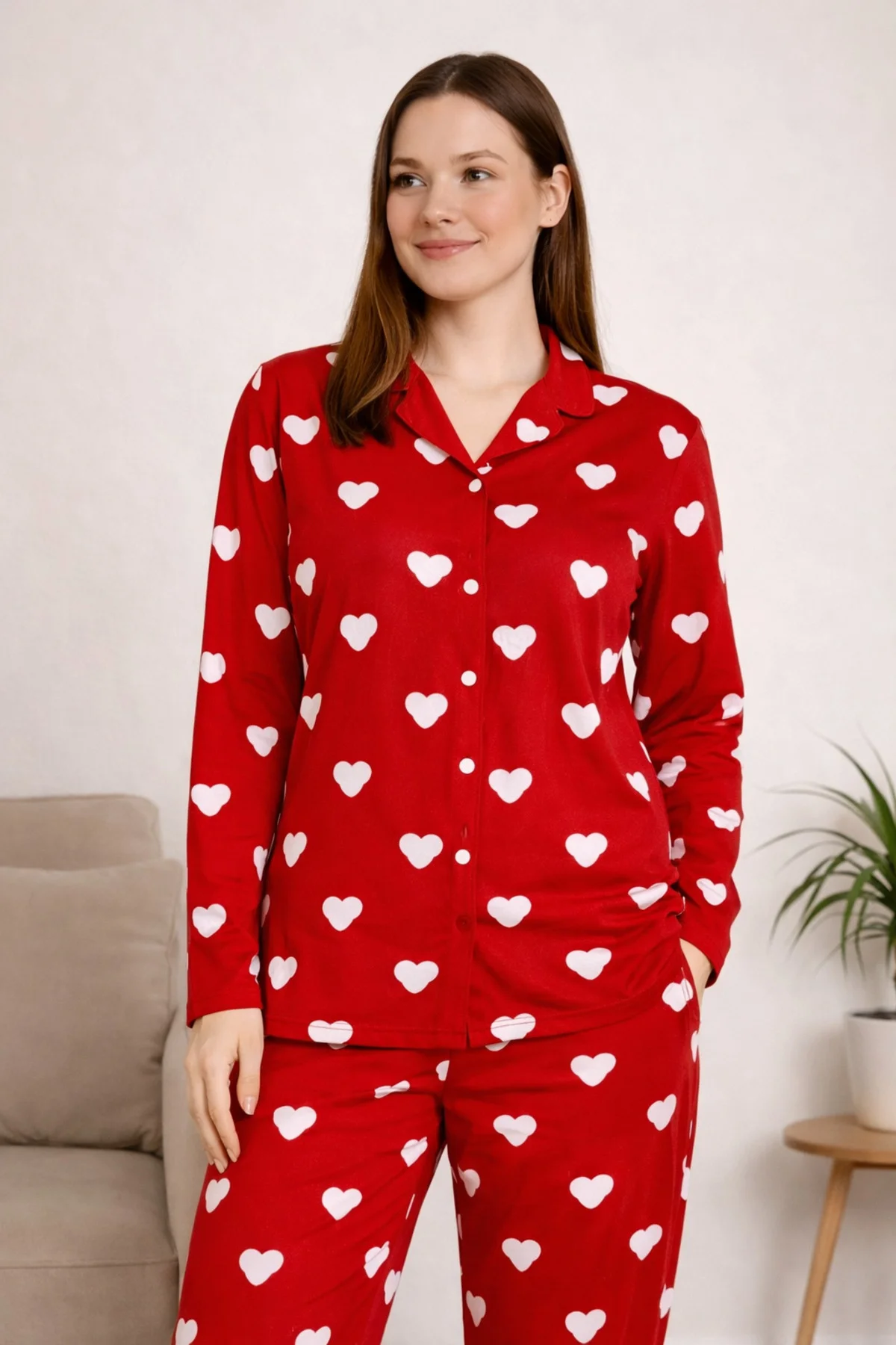 Kadın Düğmeli Dik Yaka Pijama Takımı Kırmızı Renkli Desenli 4 Mev