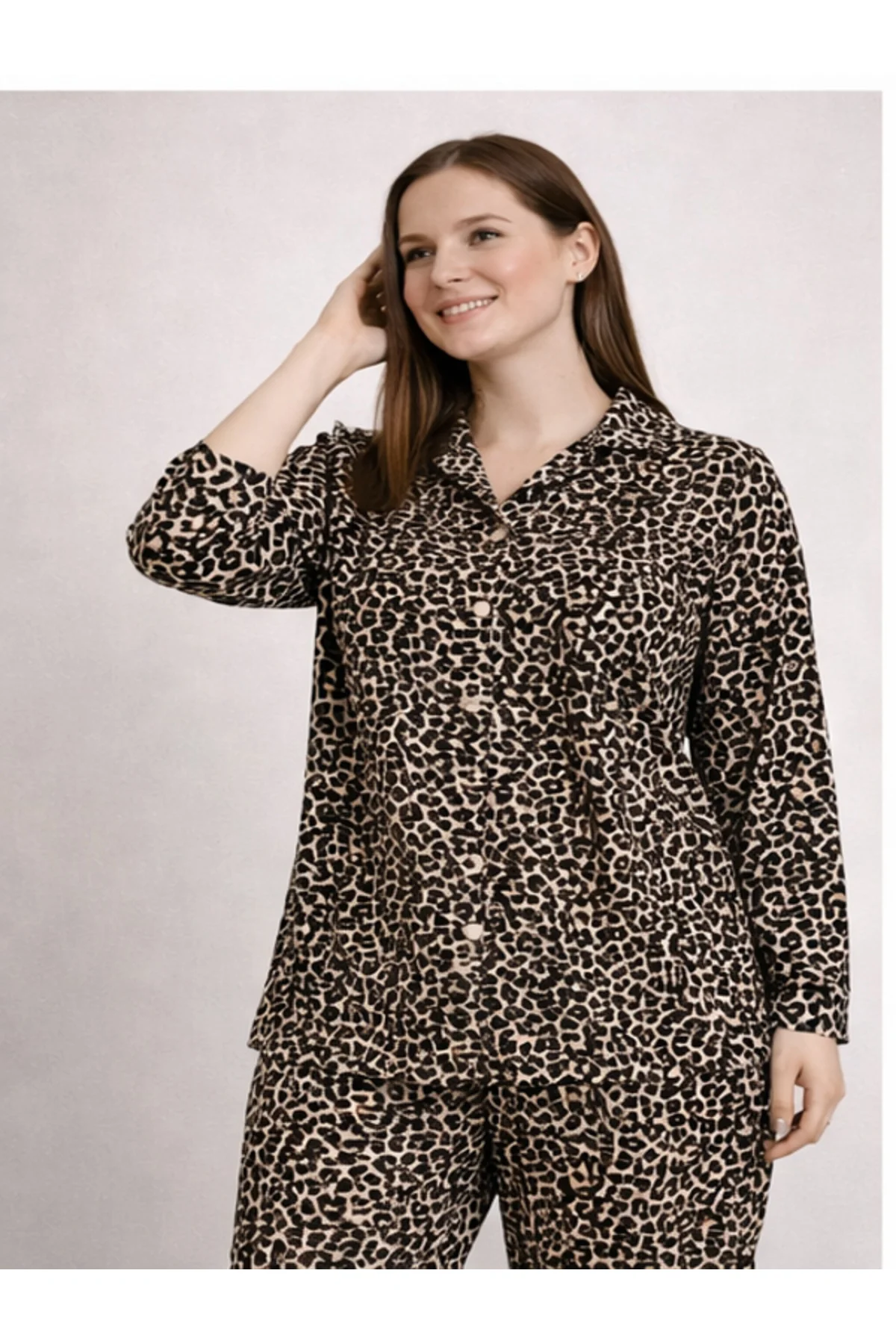 Kadın Düğmeli Dik Yaka Pijama Takımı Leopar Desenli 4 Mevsim Eşof