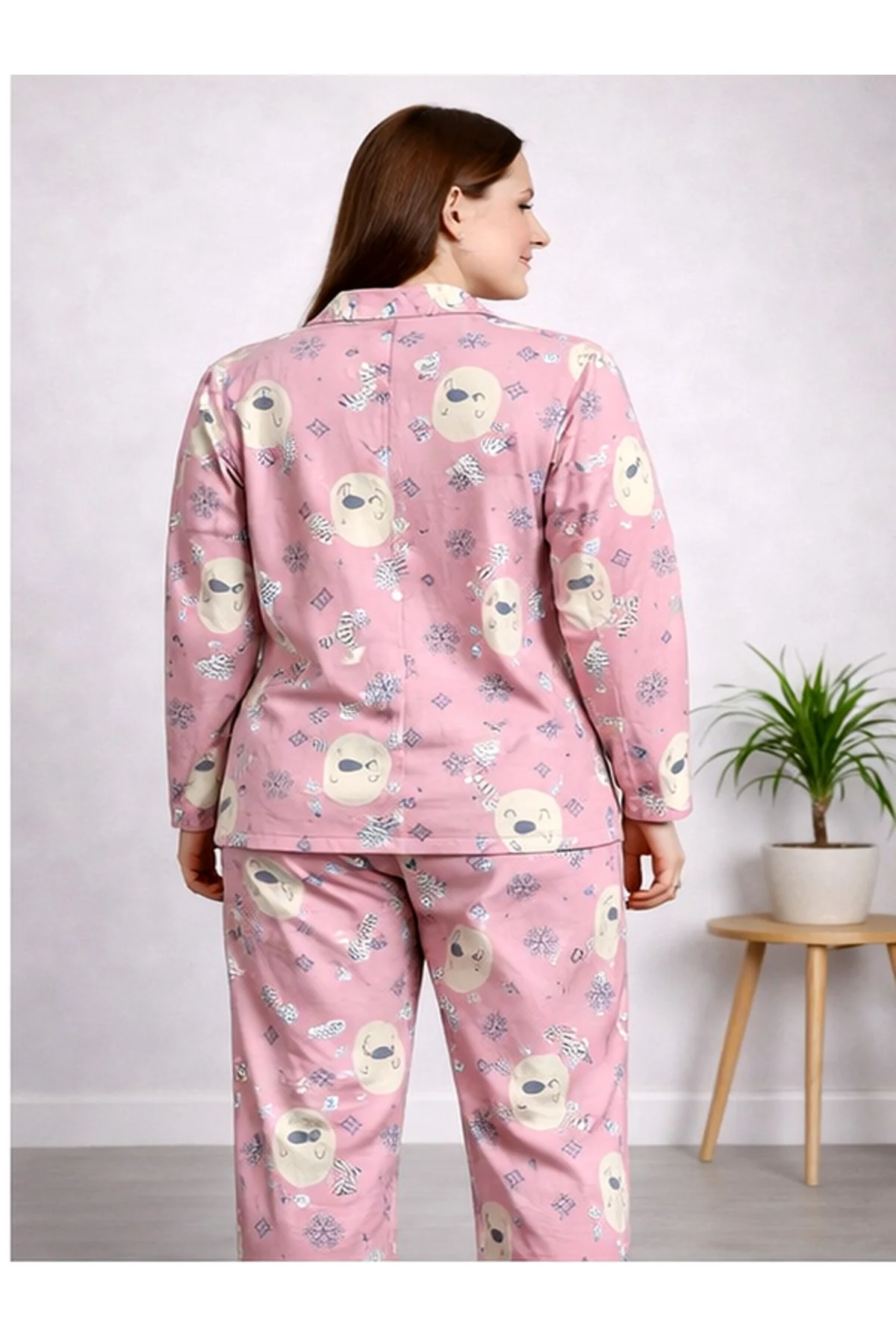 Kadın Düğmeli Dik Yaka Pijama Takımı Pembe Geyik Desenli 4 Mevsim