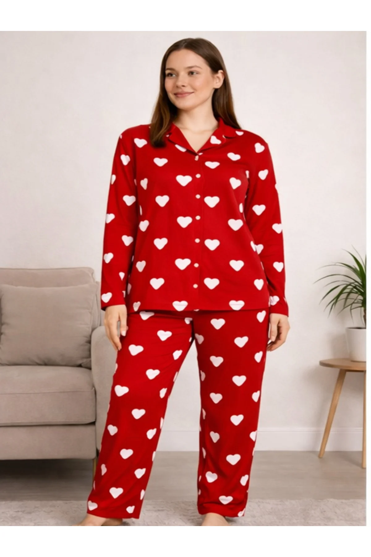 Kadın Düğmeli Dik Yaka Pijama Takımı Kırmızı Renkli Desenli 4 Mev