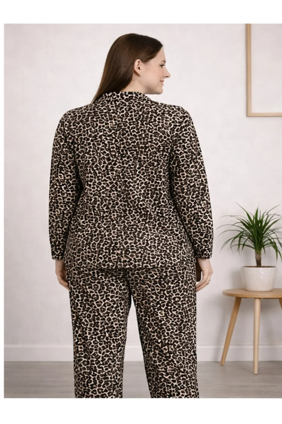 Kadın Düğmeli Dik Yaka Pijama Takımı Leopar Desenli 4 Mevsim Eşof