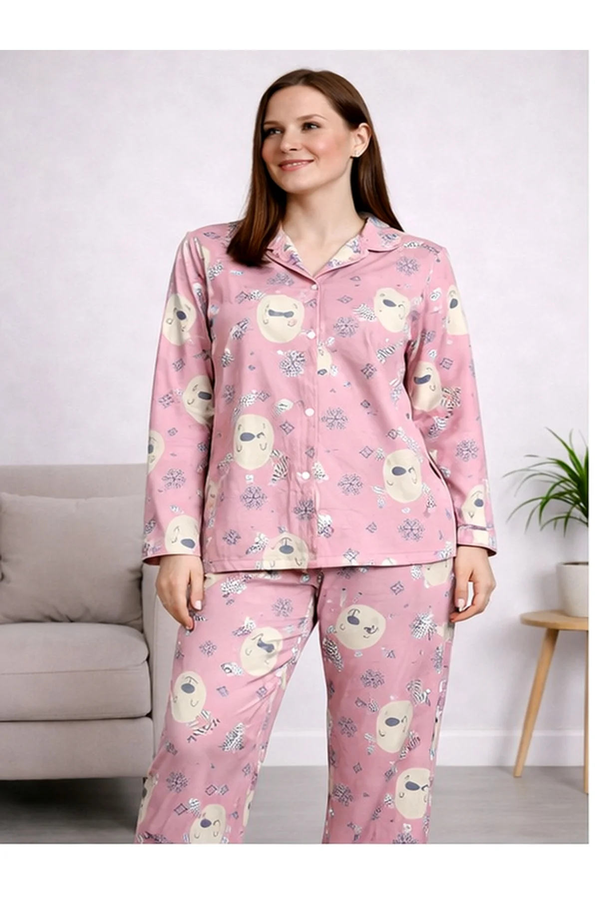 Kadın Düğmeli Dik Yaka Pijama Takımı Pembe Geyik Desenli 4 Mevsim