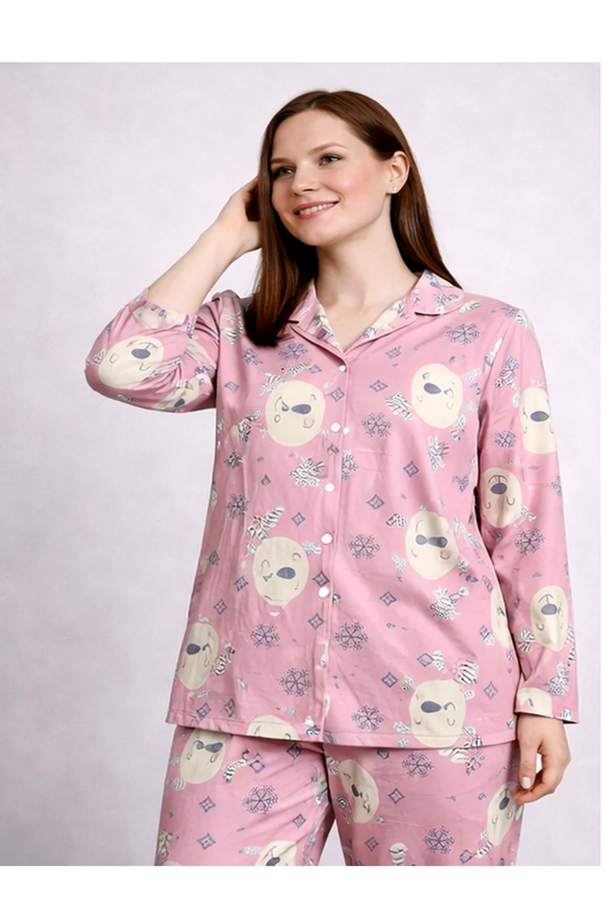 Kadın Düğmeli Dik Yaka Pijama Takımı Pembe Geyik Desenli 4 Mevsim