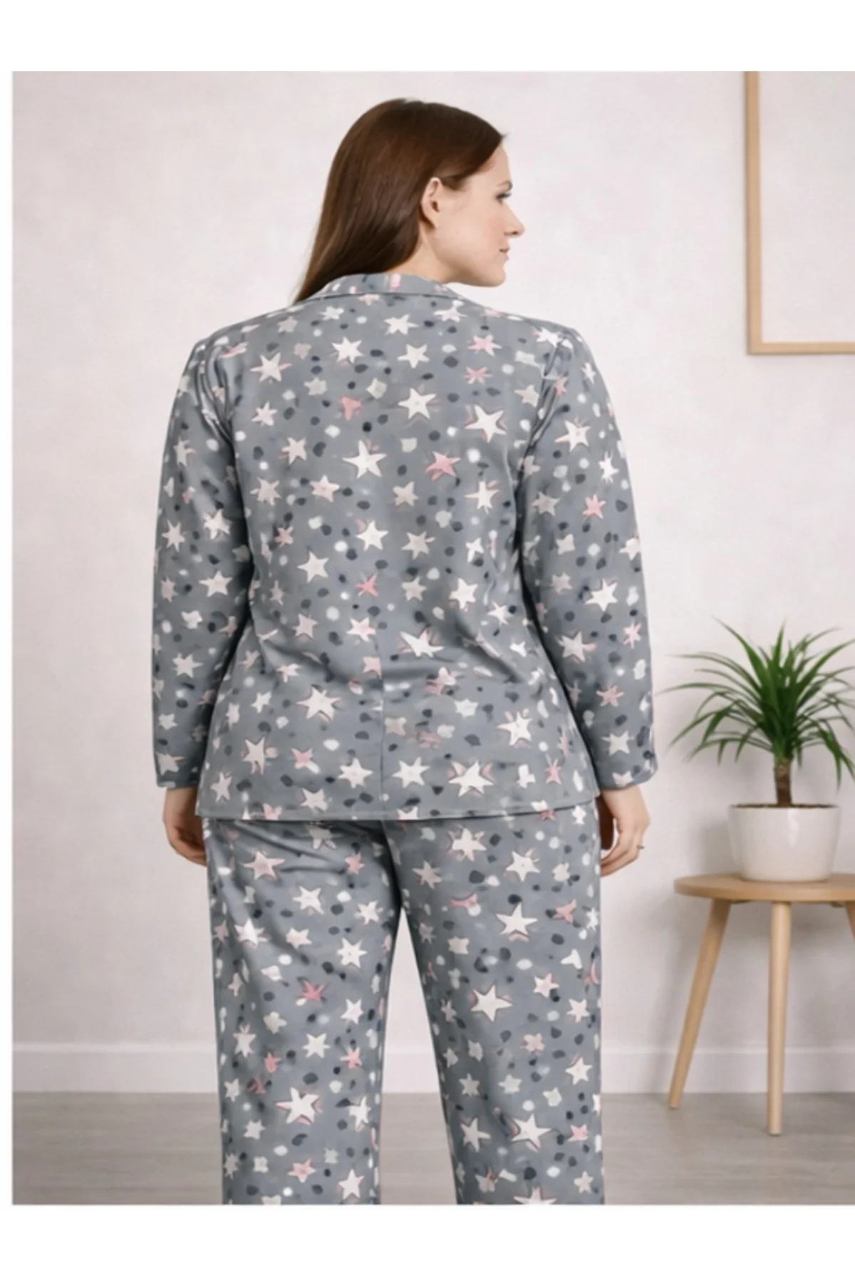 Kadın Düğmeli Dik Yaka Pijama Takımı Gri Kalp Yıldız Renkli Desen
