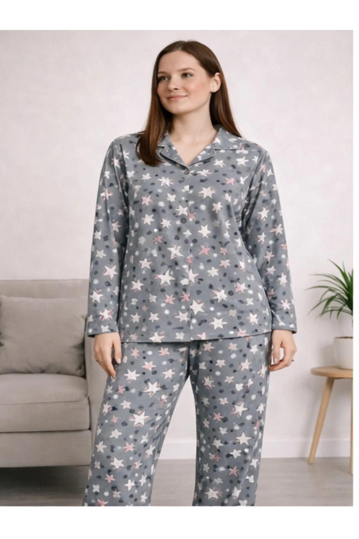 Kadın Düğmeli Dik Yaka Pijama Takımı Gri Kalp Yıldız Renkli Desen