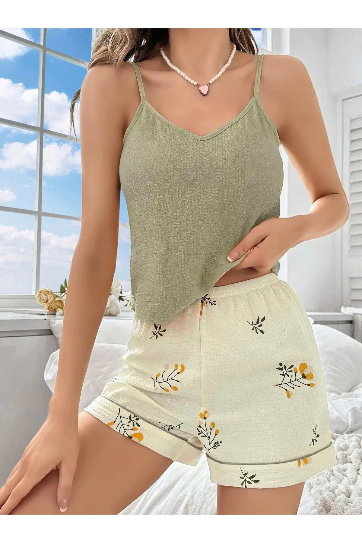 Kadın Ekru Çiçek Baskılı Şortlu Gecelik Pijama Takımı 5099