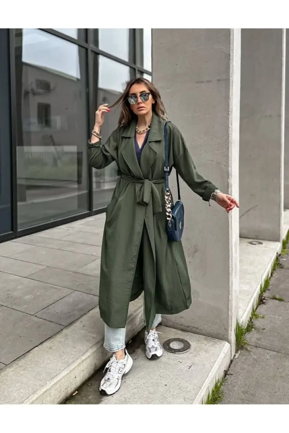 Kadın Ekstra Bol Kesim Siyah Ince Kemerli Cepli Düğmeli Yumuşak D