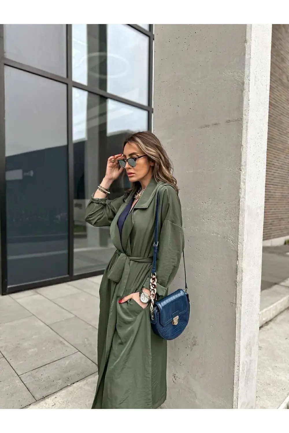 Kadın Ekstra Bol Kesim Siyah Ince Kemerli Cepli Düğmeli Yumuşak D