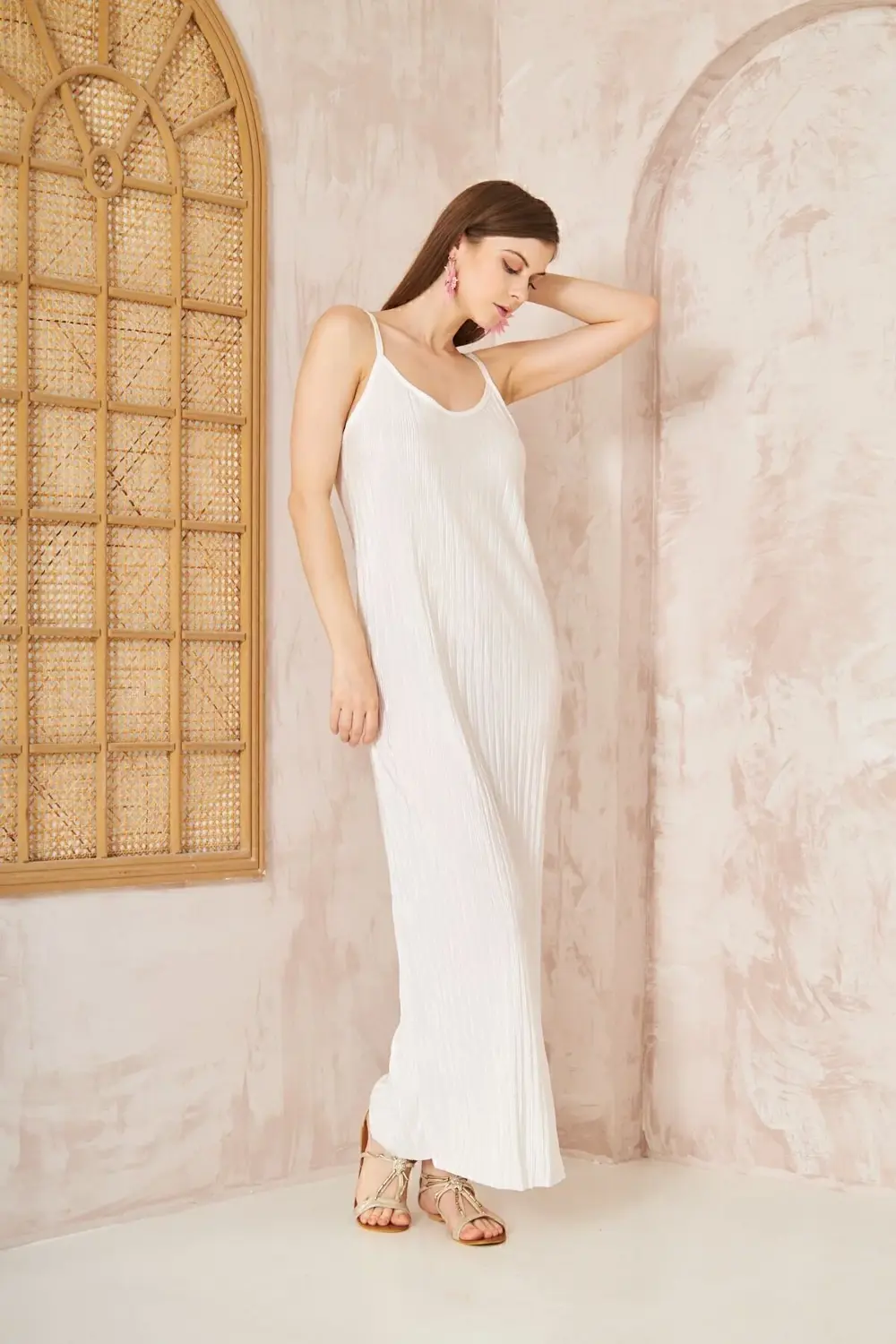 Kadın Fuşya V Yaka Ince Askılı Yırtmaçlı Uzun Pliseli Elbise / Öz