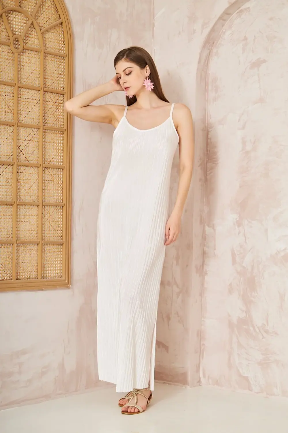 Kadın Fuşya V Yaka Ince Askılı Yırtmaçlı Uzun Pliseli Elbise / Öz