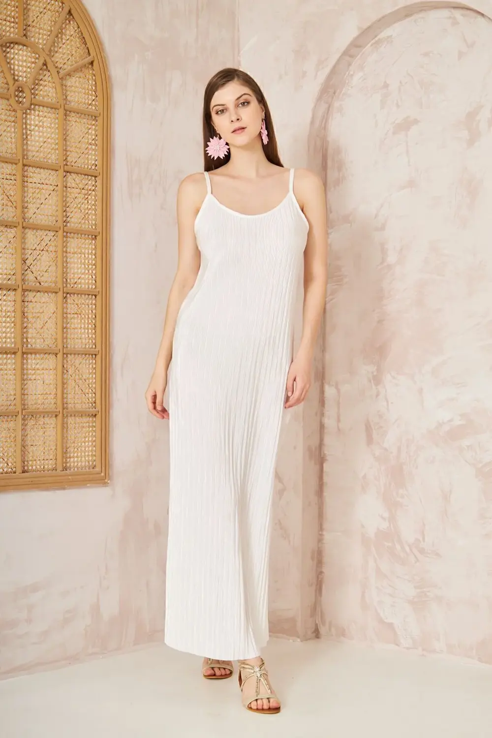 Kadın Fuşya V Yaka Ince Askılı Yırtmaçlı Uzun Pliseli Elbise / Öz