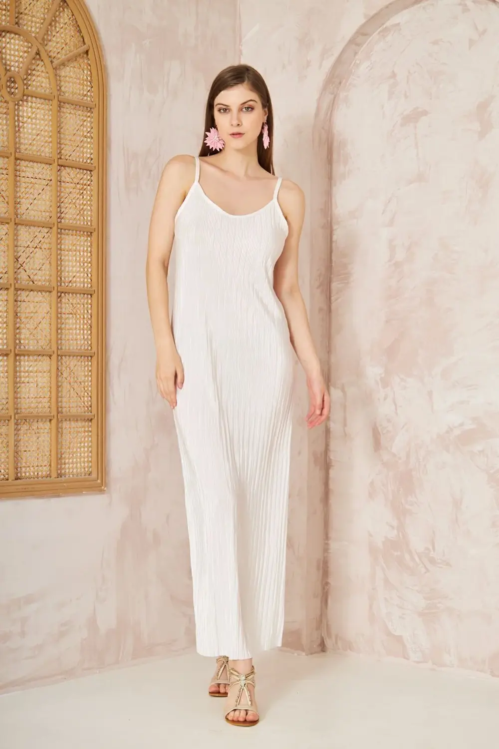 Kadın Fuşya V Yaka Ince Askılı Yırtmaçlı Uzun Pliseli Elbise / Öz