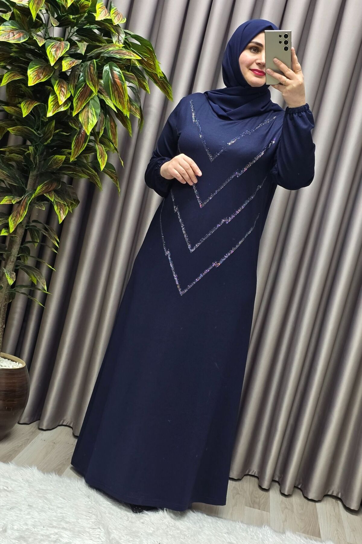 Kadın Giyim Büyük Beden Kristal V Taşlı Kolu Lastikli Esnek Kumaş