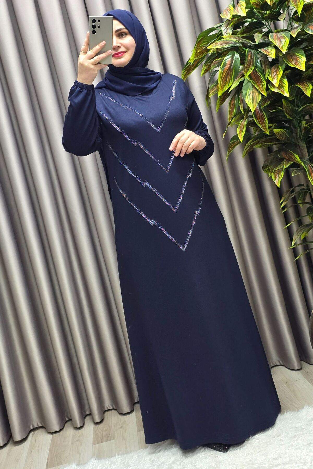 Kadın Giyim Büyük Beden Kristal V Taşlı Kolu Lastikli Esnek Kumaş