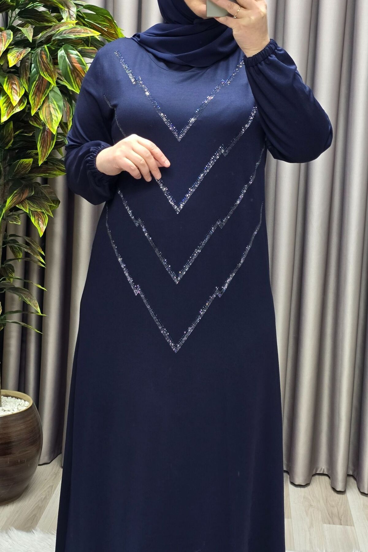 Kadın Giyim Büyük Beden Kristal V Taşlı Kolu Lastikli Esnek Kumaş