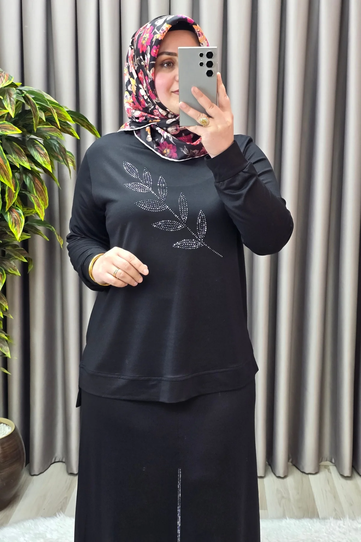 Kadın Giyim Büyük Beden Yaprak Taşlı Kristal Kumaş Etekli Takım
