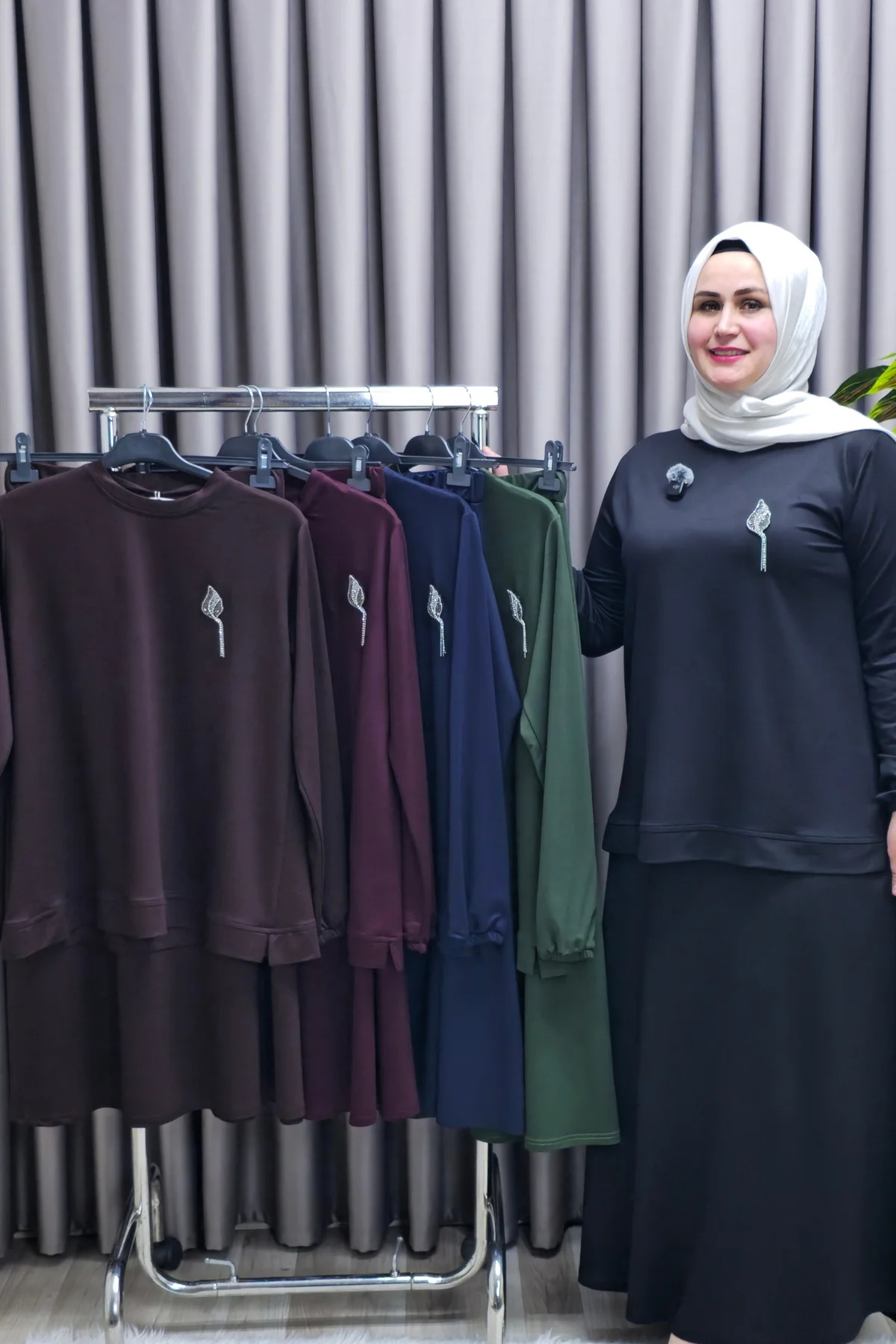 Kadın Giyim Büyük Beden Kristal Bronşlu Spor Etekli Takım