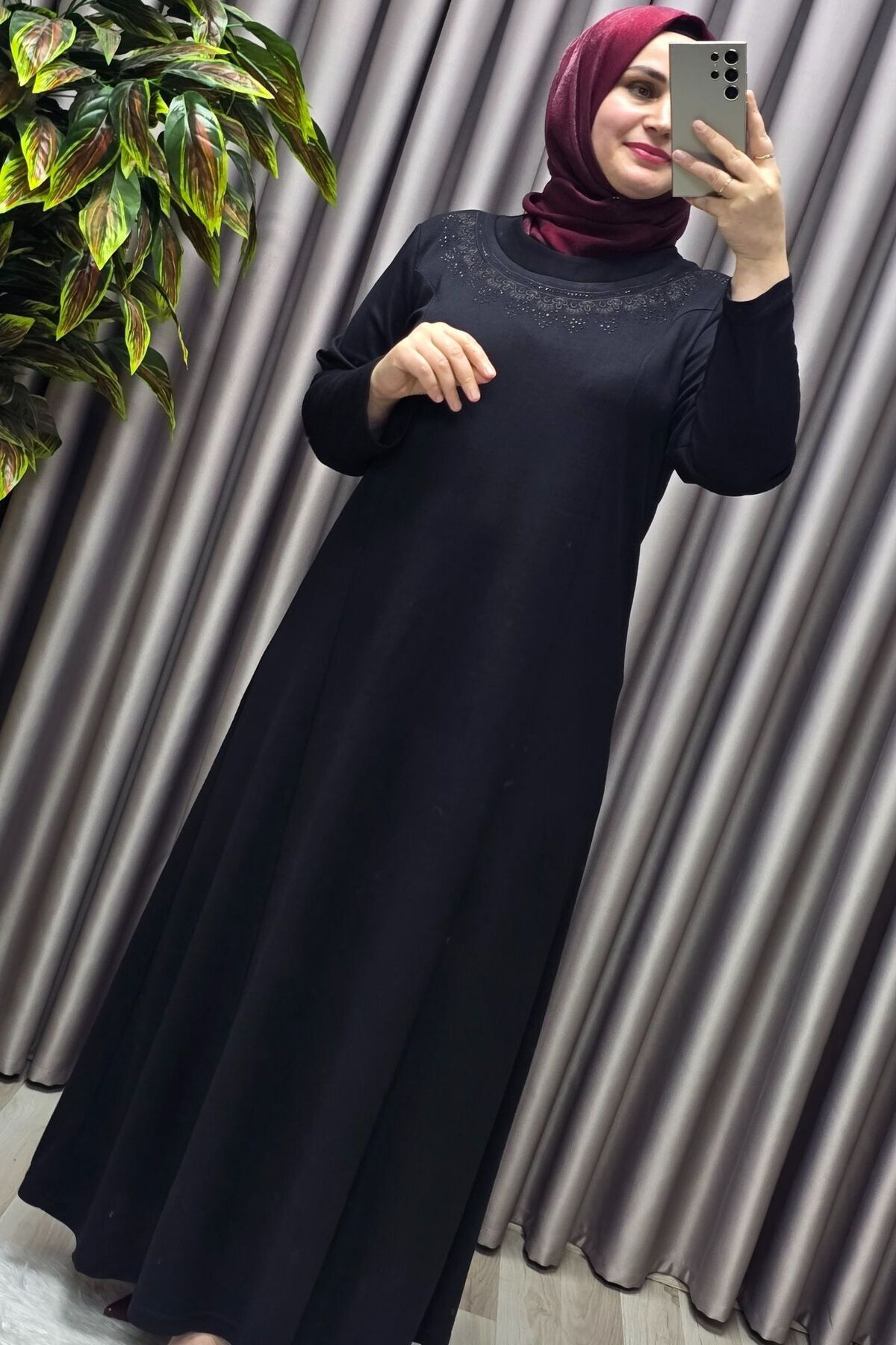 Kadın Giyim Büyük Beden Yakası Nakışlı Taşlı Tesettür Elbise