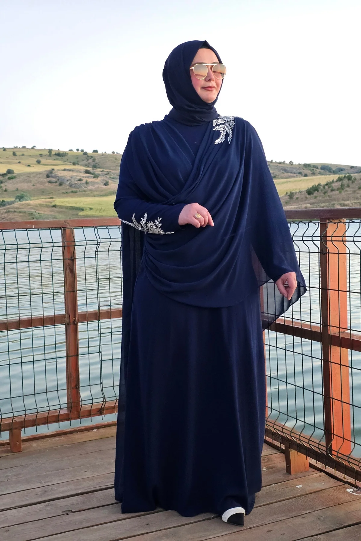 Kadın Giyim Büyük Beden Kolu ve Omuzu Taş İşlemeli Drapeli Şifon Abiye Fiyatı, Yorumları ve Özellikleri