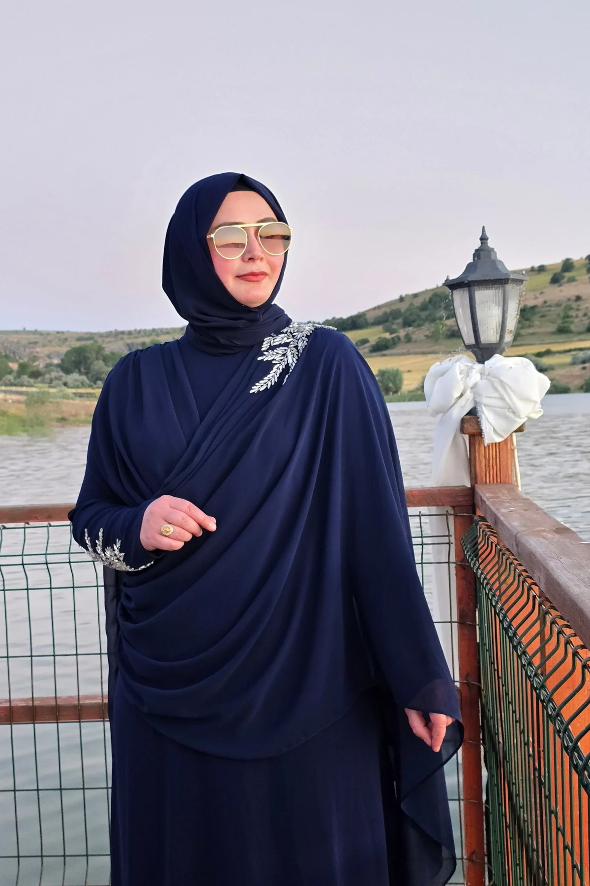 Kadın Giyim Büyük Beden Kolu ve Omuzu Taş İşlemeli Drapeli Şifon Abiye Fiyatı, Yorumları ve Özellikleri