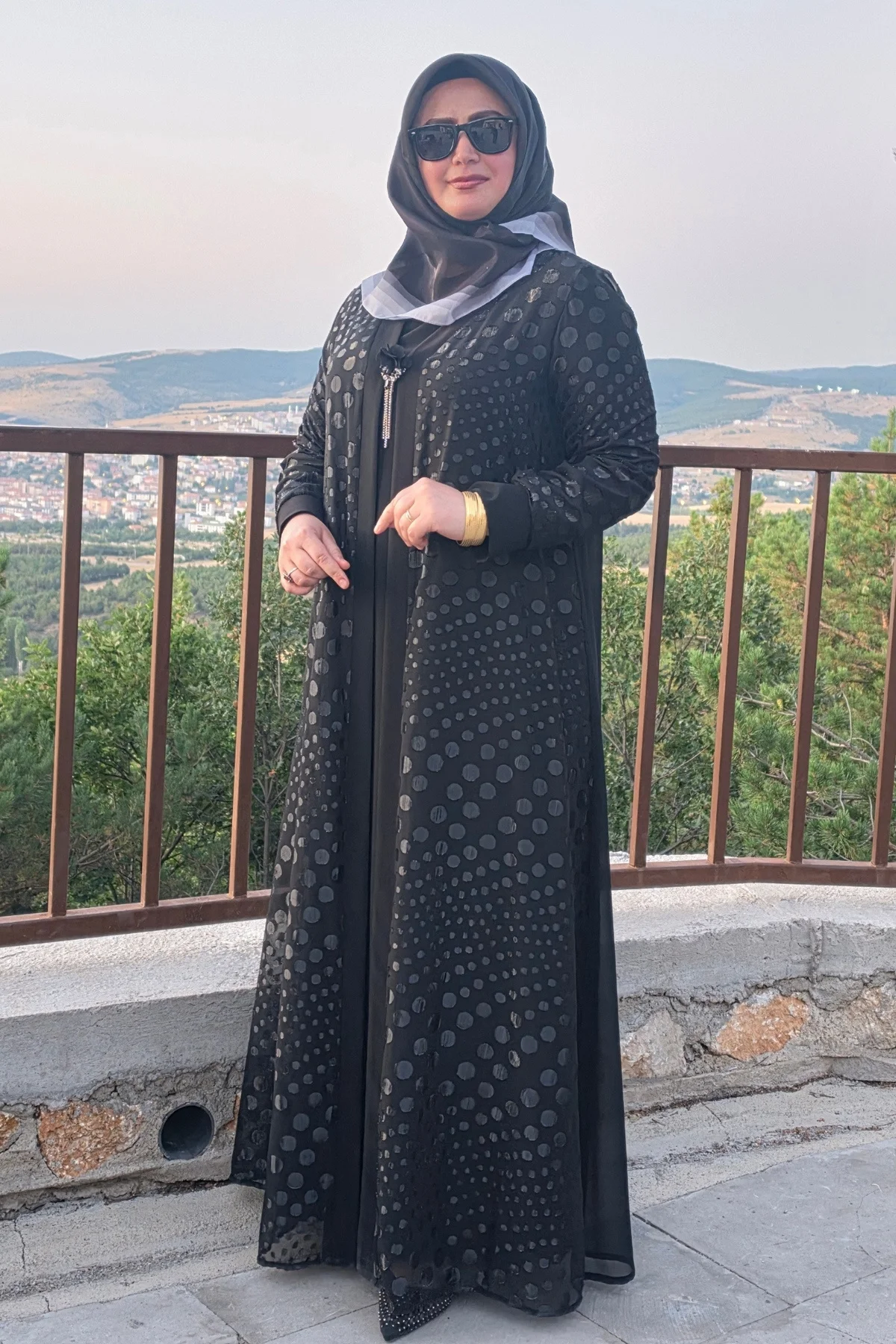 Kadın Giyim Büyük Beden Broşlu Puantiyeli Jakar Baskılı İkili Abiye Fiyatı, Yorumları ve Özellikleri