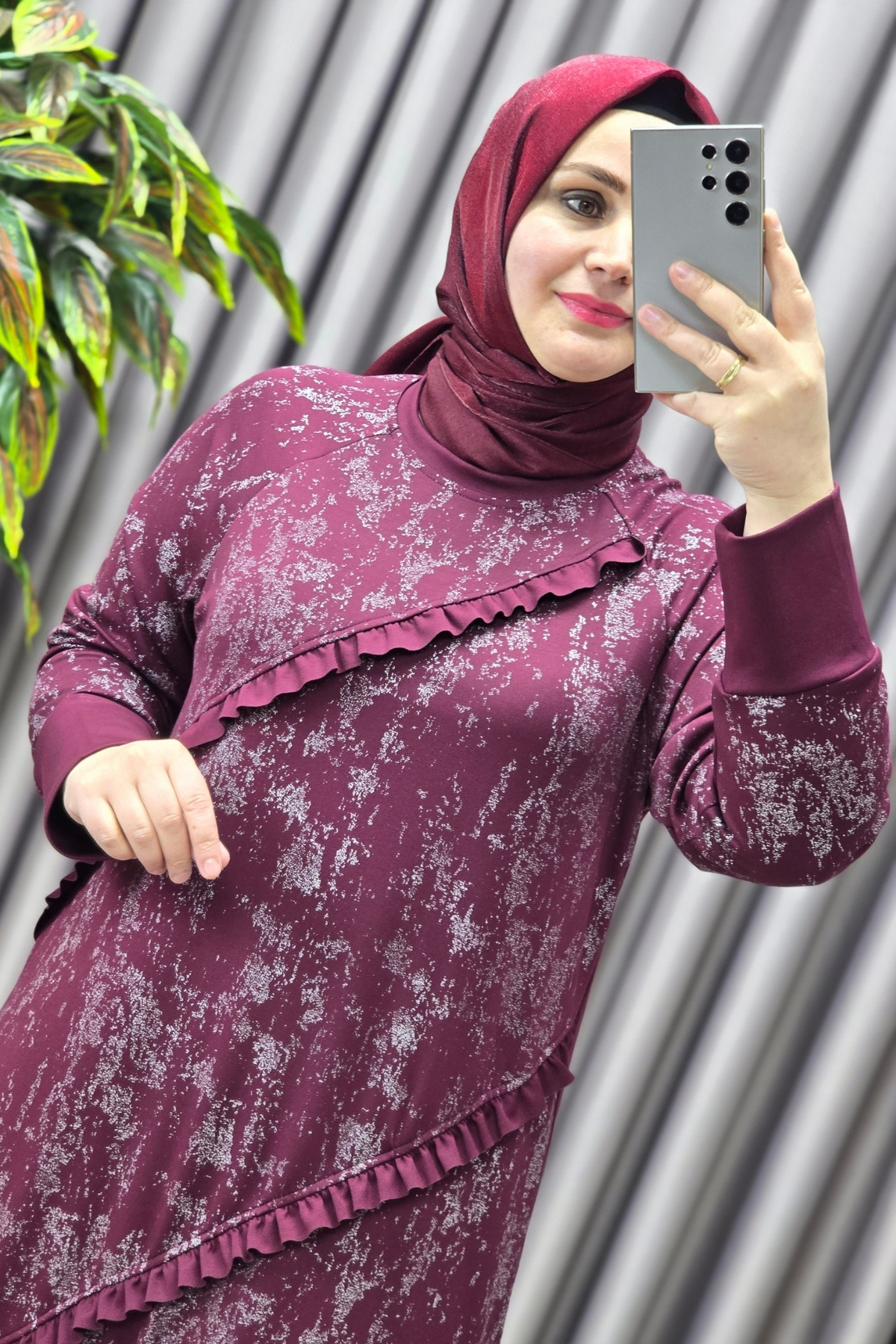 Kadın Giyim Büyük Beden Reglan Kol Önü Fırfırlı Kendinden Desenli