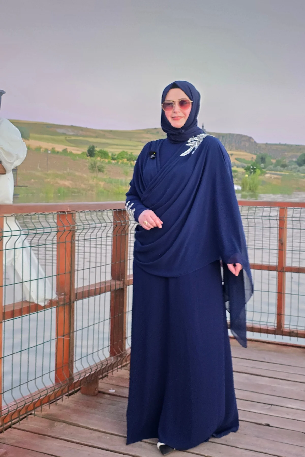 Kadın Giyim Büyük Beden Kolu ve Omuzu Taş İşlemeli Drapeli Şifon Abiye Fiyatı, Yorumları ve Özellikleri