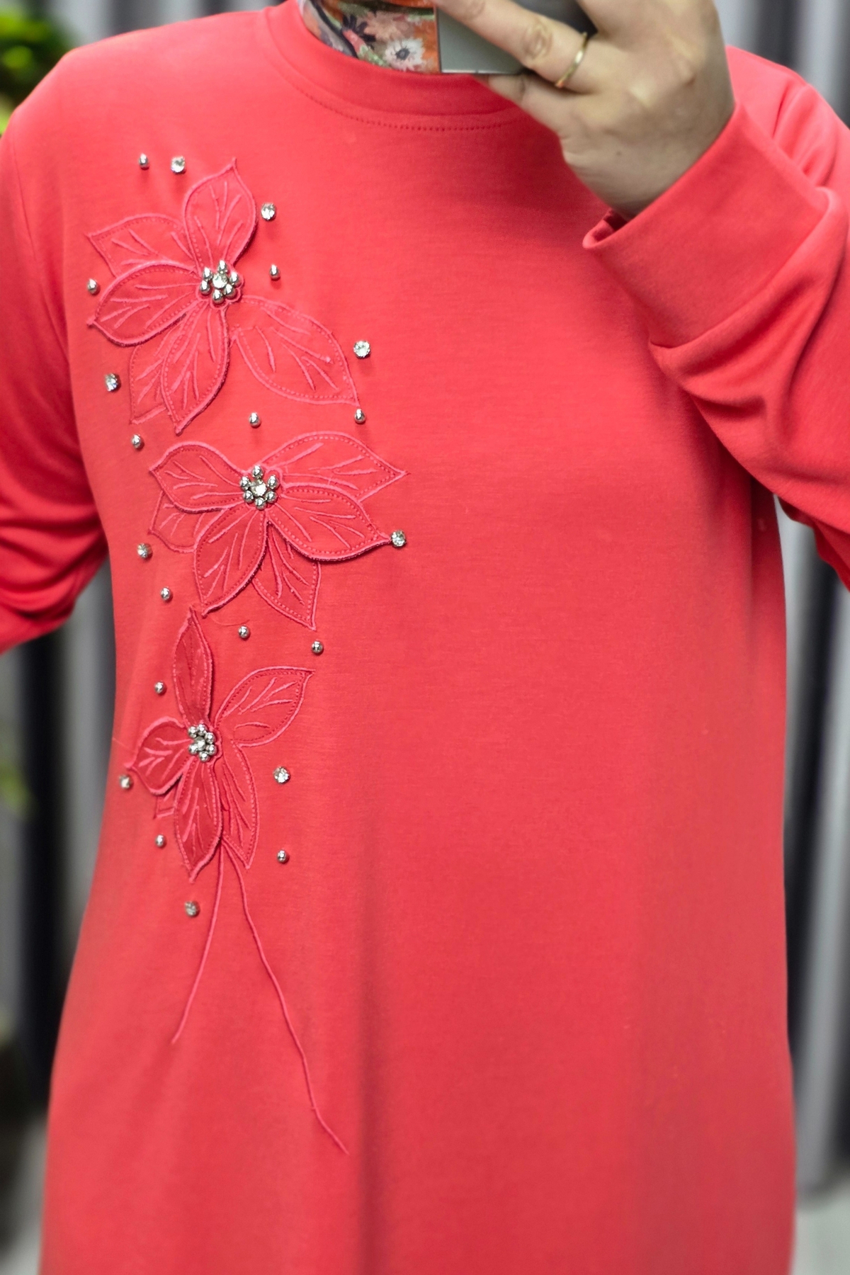 Elmas Tesettür Kadın Giyim Büyük Beden Modal Çiçek Aplik Tunik