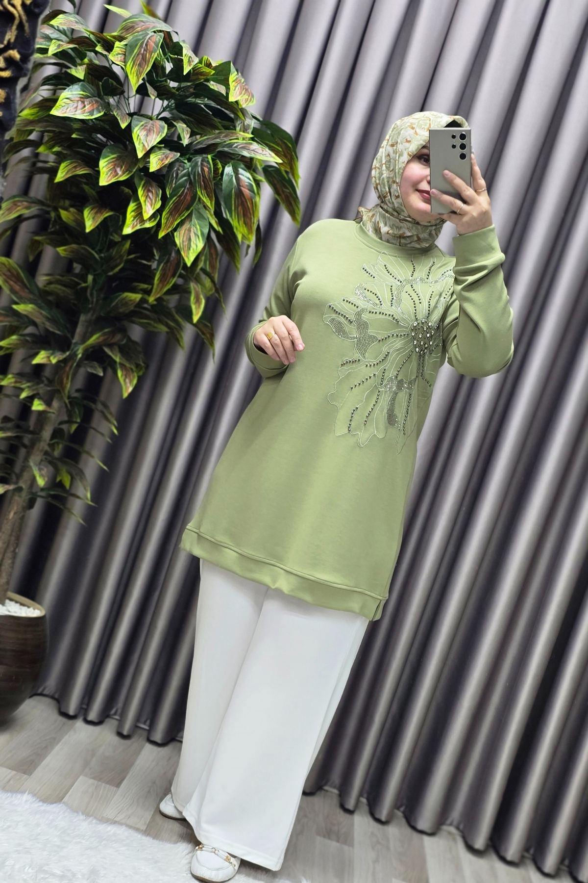 Elmas Tesettür Kadın Giyim Büyük Beden Modal Taşlı Çiçekli Tunik