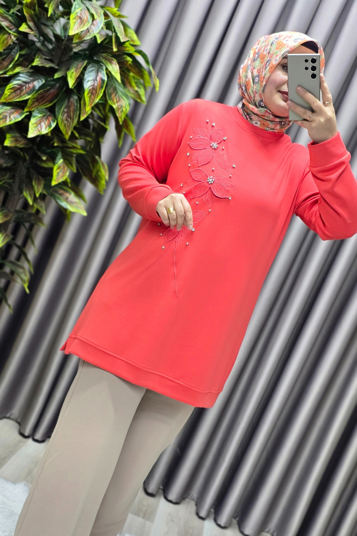 Elmas Tesettür Kadın Giyim Büyük Beden Modal Çiçek Aplik Tunik