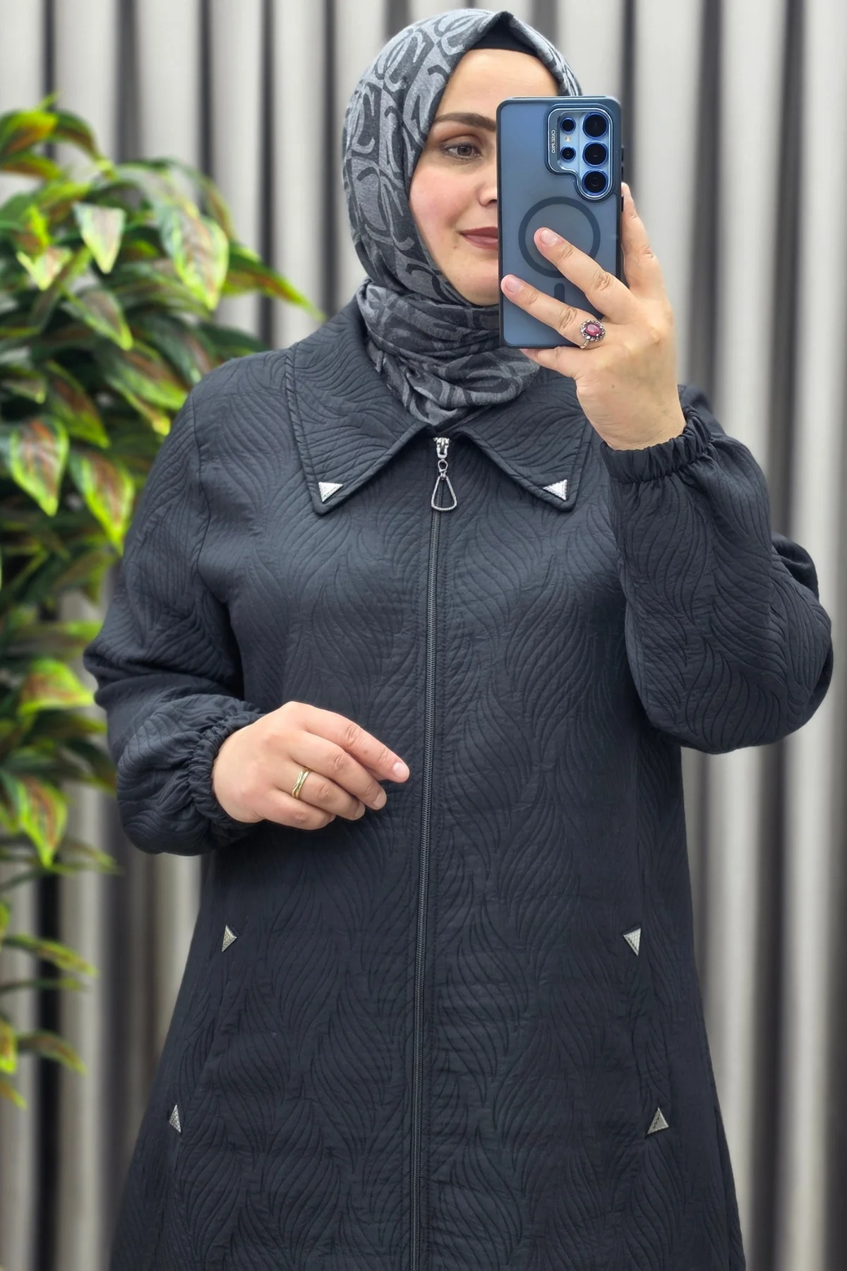 Kadın Giyim Büyük Beden Jakar Baskılı Kapitone Tam Boy Pardesü - Görsel 7