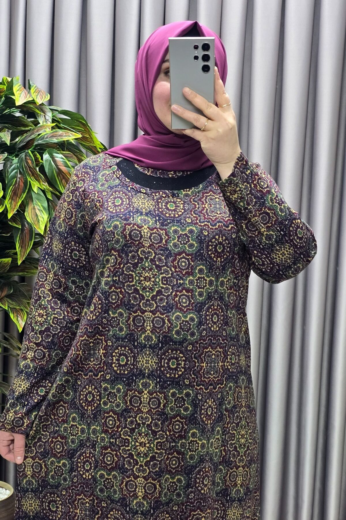 Kadın Giyim Büyük Beden Etnik Desenli Yakası Taşlı Elbise