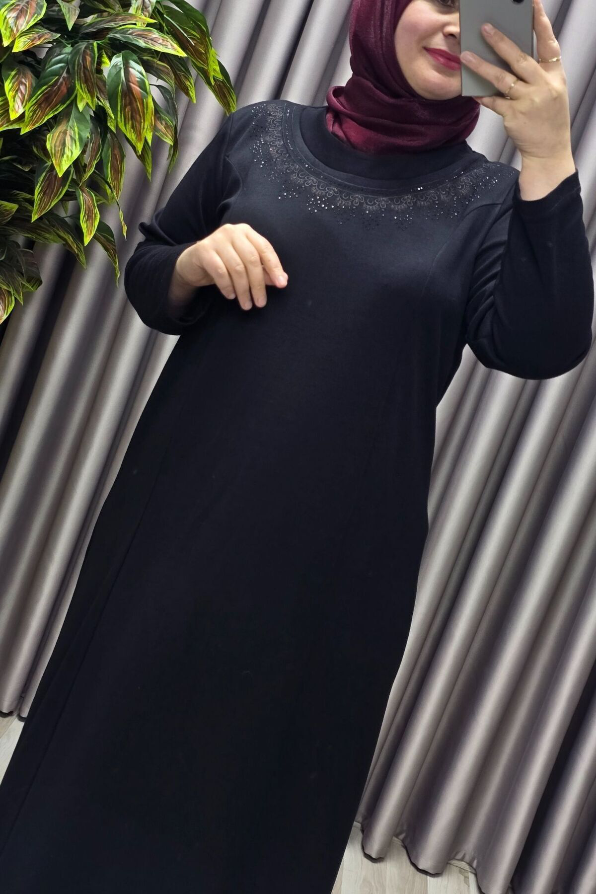 Kadın Giyim Büyük Beden Yakası Nakışlı Taşlı Tesettür Elbise