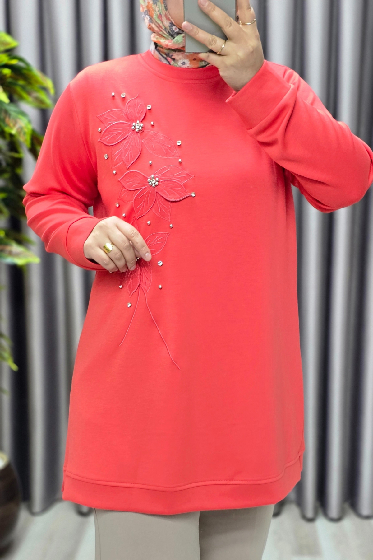 Elmas Tesettür Kadın Giyim Büyük Beden Modal Çiçek Aplik Tunik