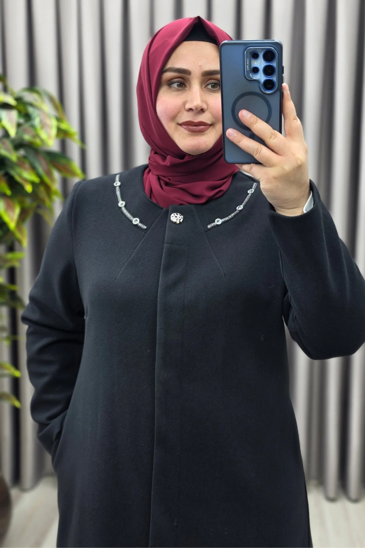 Kadın Giyim Büyük Beden Yakası Taşlı Gizli Düğmeli Tam Boy Kaşe Kaban - Görsel 6