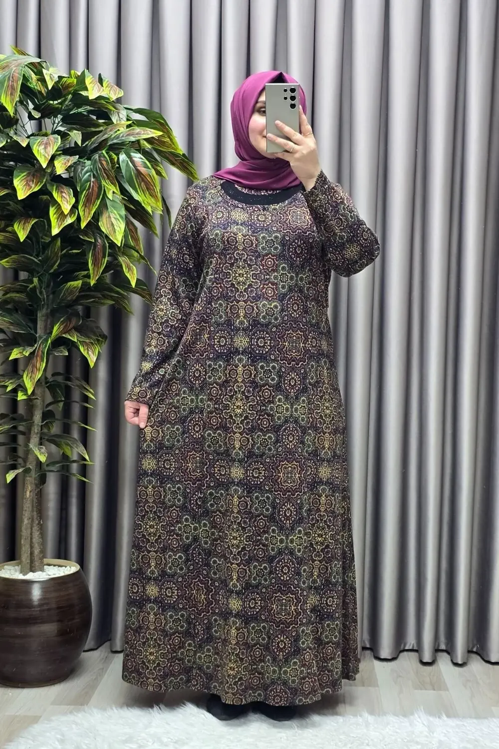 Kadın Giyim Büyük Beden Etnik Desenli Yakası Taşlı Elbise