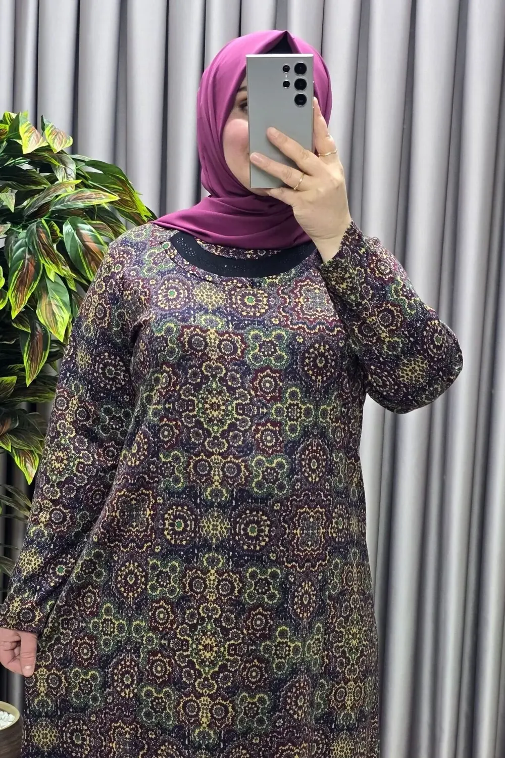 Kadın Giyim Büyük Beden Etnik Desenli Yakası Taşlı Elbise