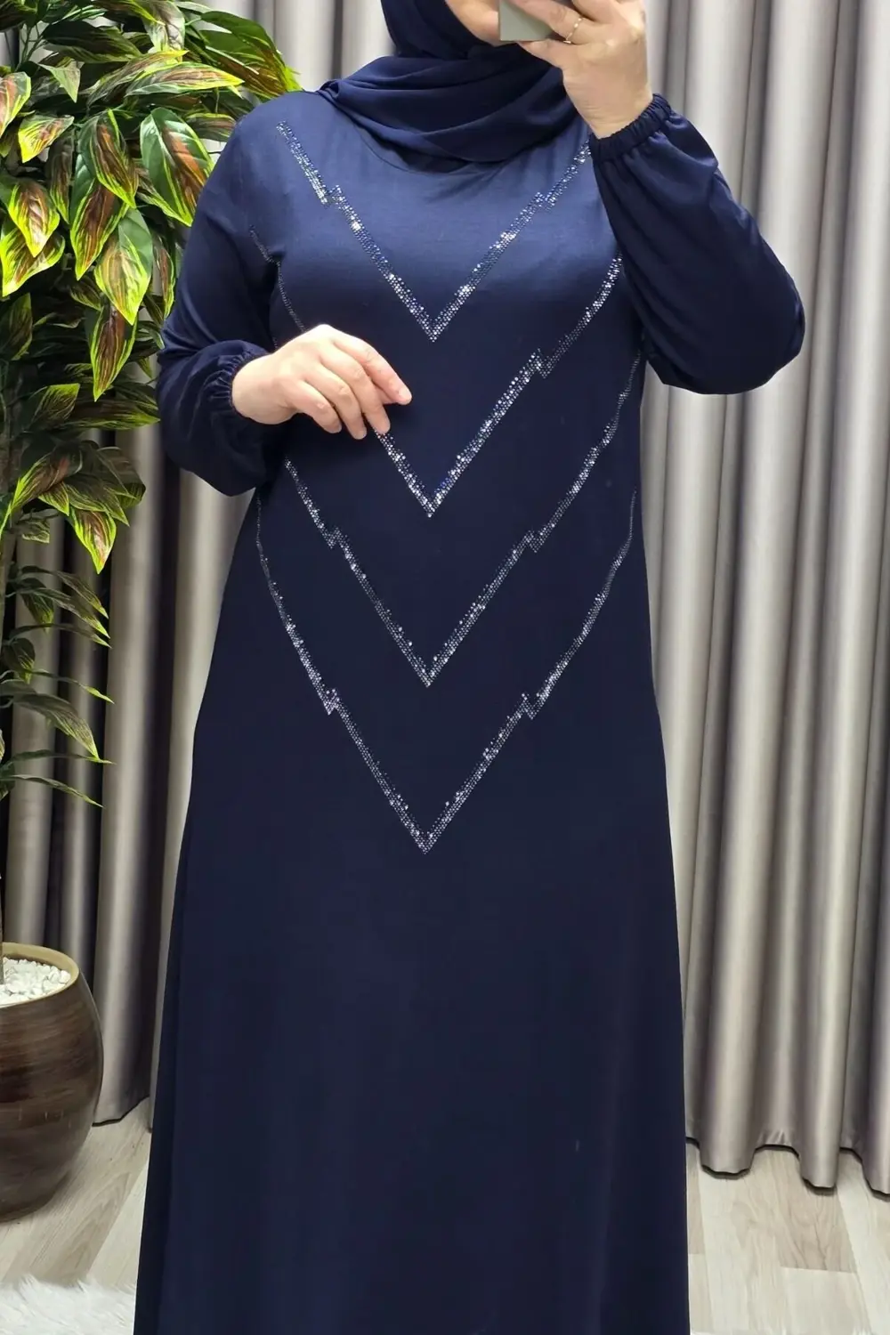 Kadın Giyim Büyük Beden Kristal V Taşlı Kolu Lastikli Esnek Kumaş